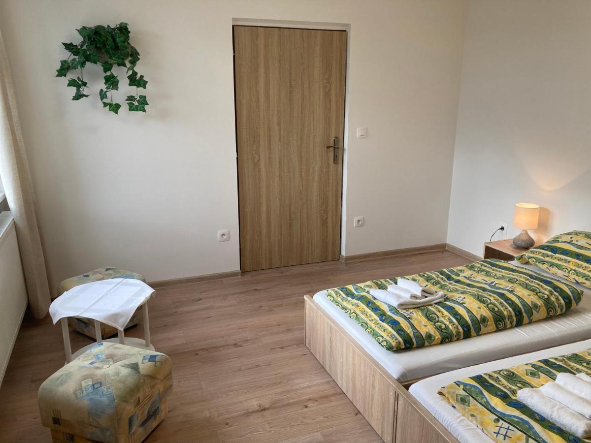 Apartmany Pod Radhostem Rožnov pod Radhoštěm Exteriör bild
